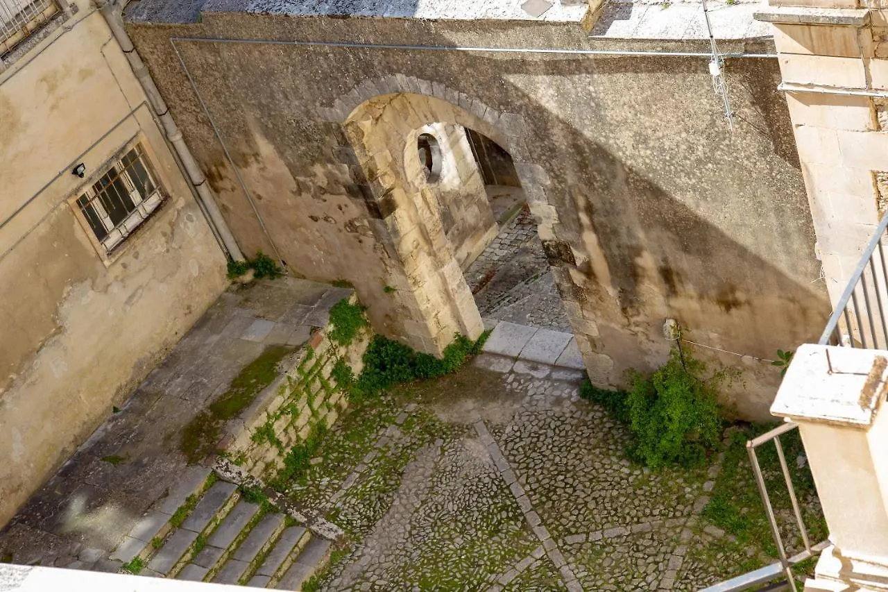 Holiday Rooms Portale Pirrera Modica