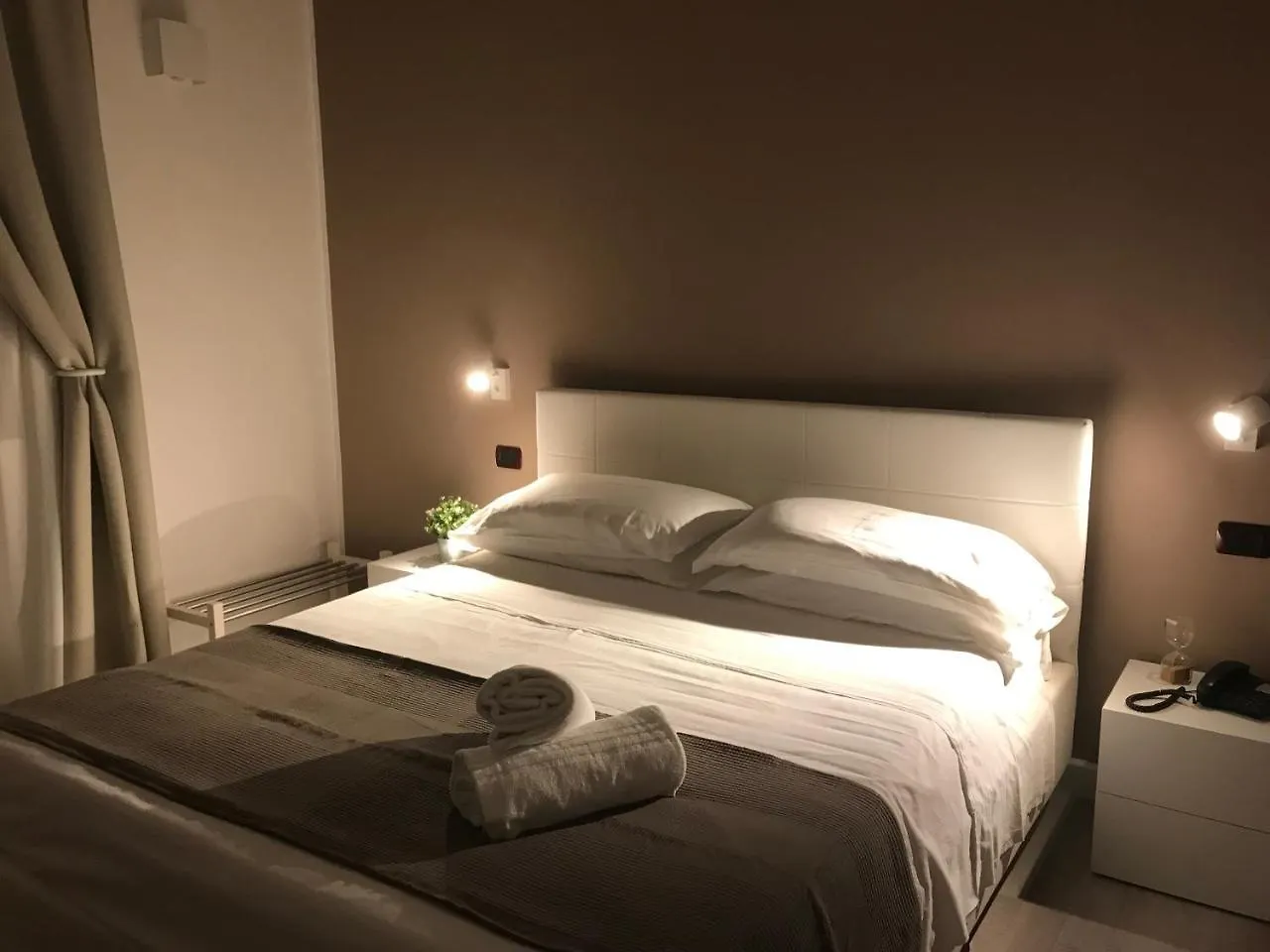 Holiday Rooms Portale Pirrera Modica 2*,
