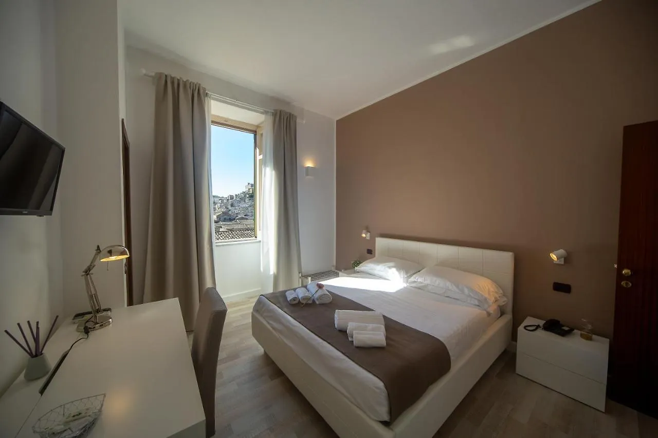 Holiday Rooms Portale Pirrera Modica 2*,