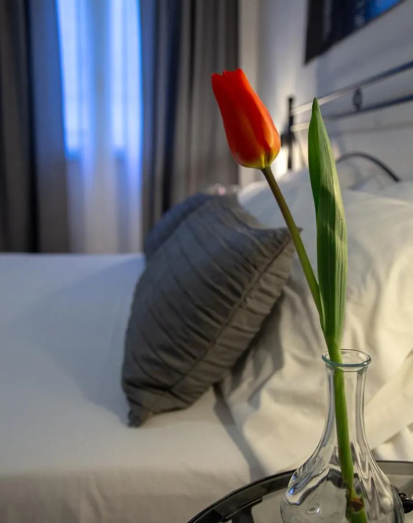 Holiday Rooms Portale Pirrera Modica 2*,