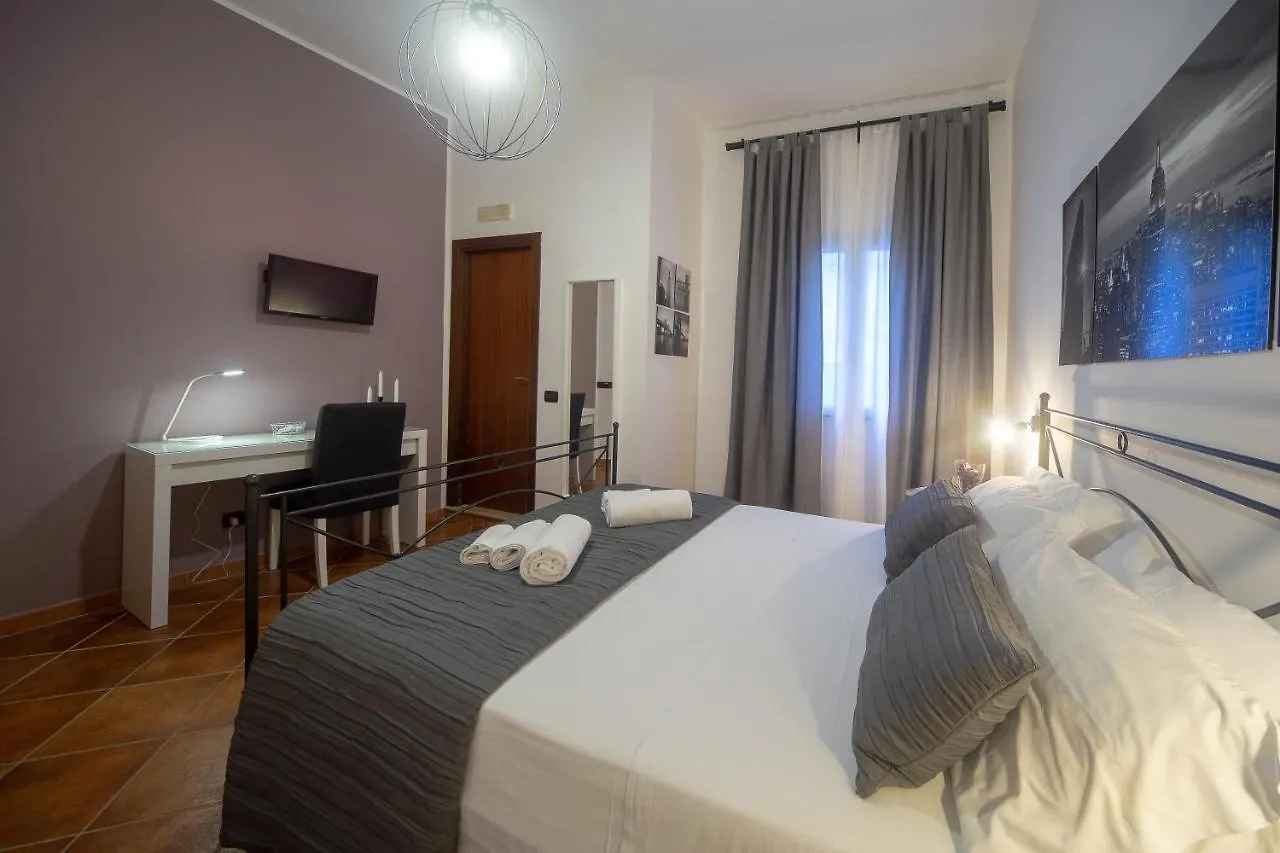 Holiday Rooms Portale Pirrera Modica 2*,  Italy