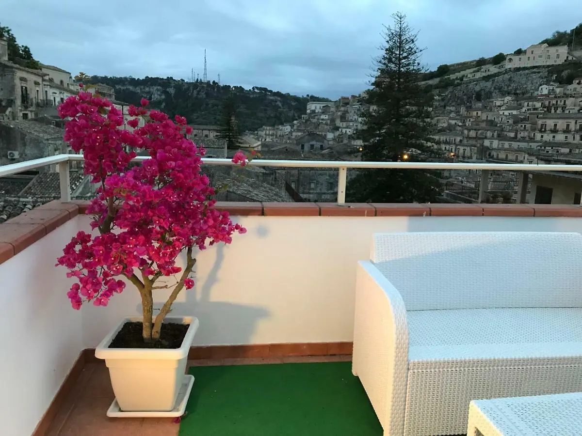Holiday Rooms Portale Pirrera Modica Italy
